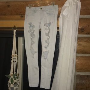 Super Ripped Lightwash Jeans